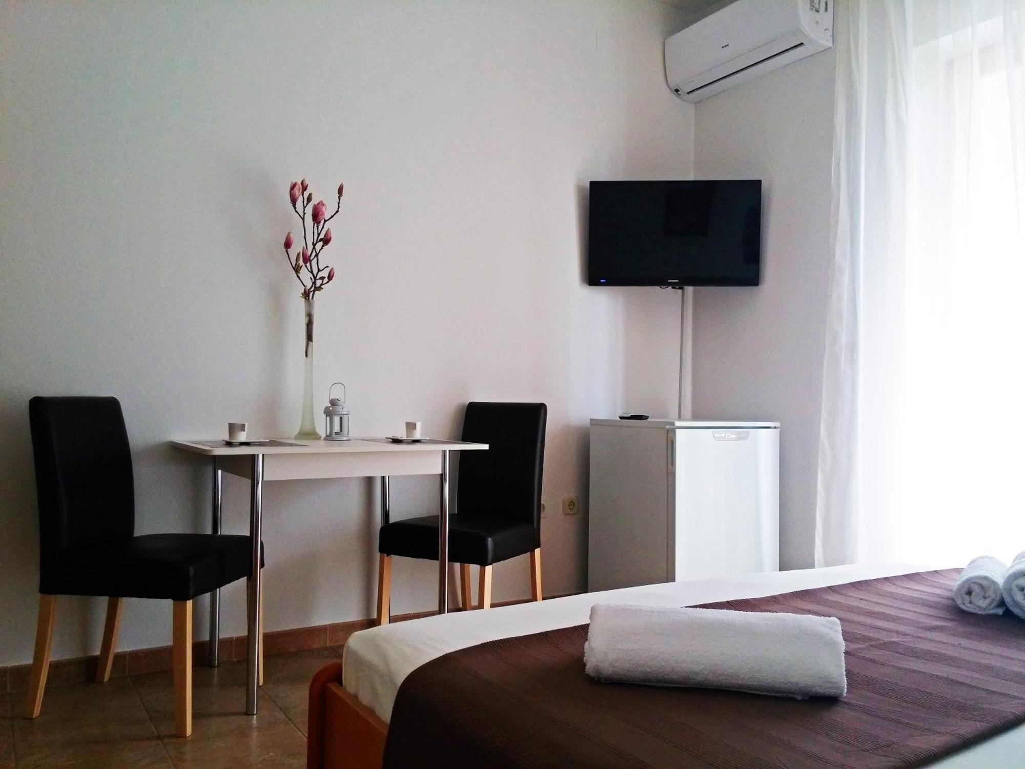 Apartments And Rooms Saric Jadrija Habitación foto