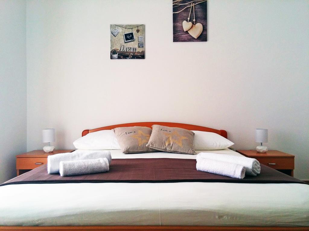 Apartments And Rooms Saric Jadrija Exterior foto